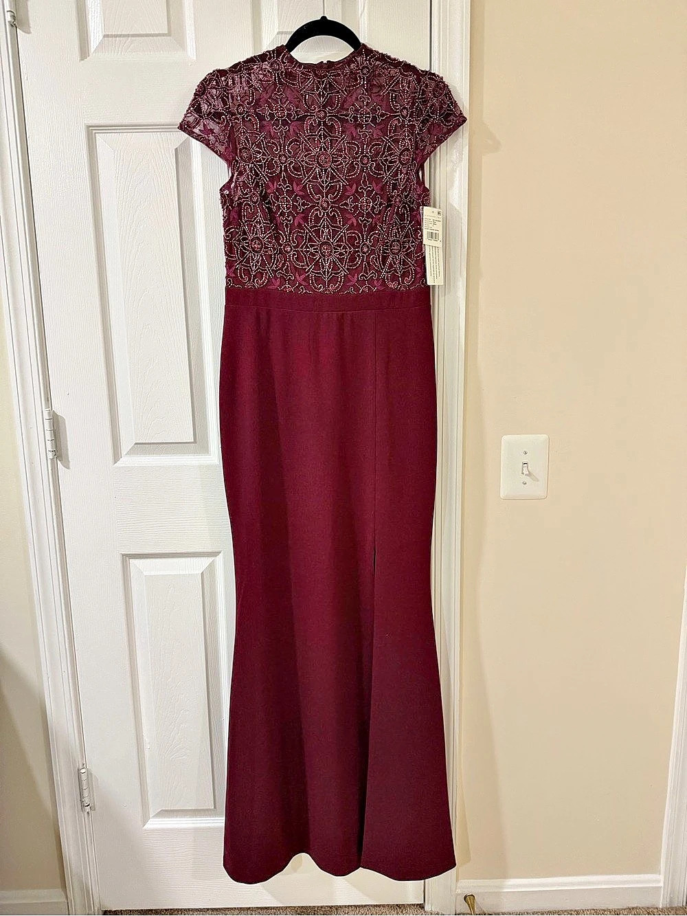 NWT Adrianna Papell Short Sleeve Gown Beaded High Neck Dress in Burgundy Size 6